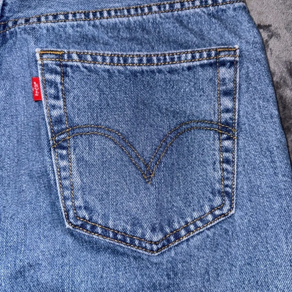Levis 550 Regular Fit Straight Leg Jeans Mens 34x34 Medium Wash Blue Denim